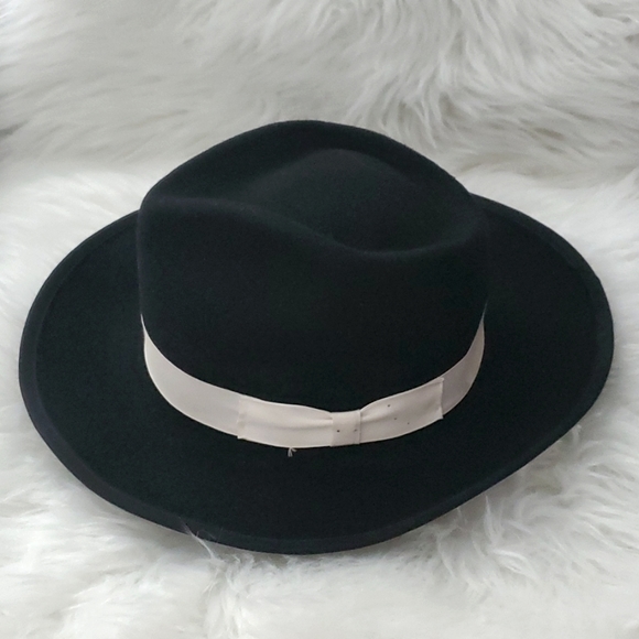 Black and White Fedora - Picture 6 of 10